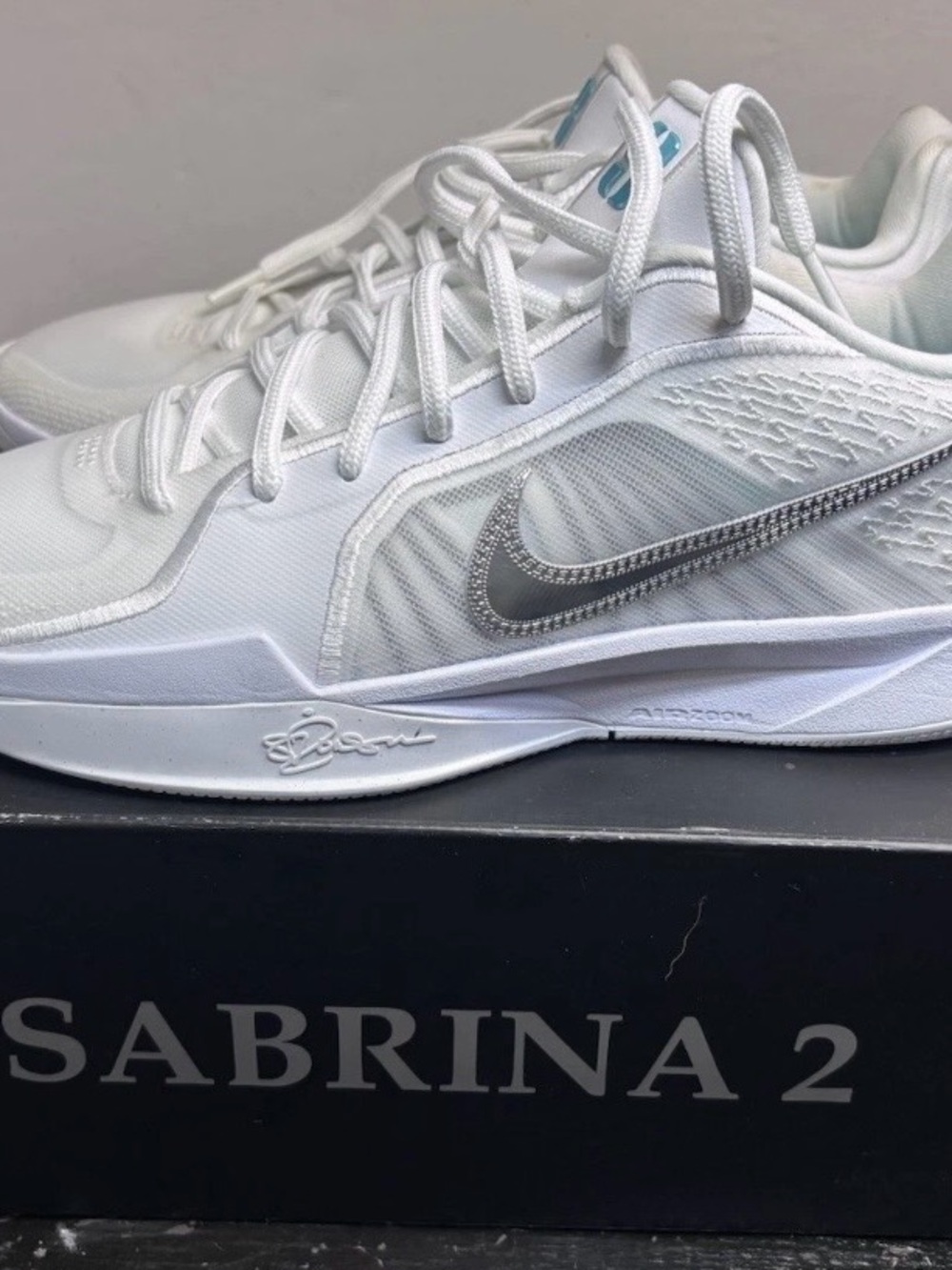 Women’s size 10-SABRINA 2
WHITE/METALLIC SILVER
BLANC/ARGENT METALLIQUE